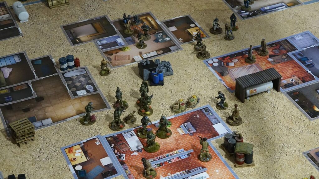Haywire-storming-compound-tiles Partie avec les tuiles de décors imprimées